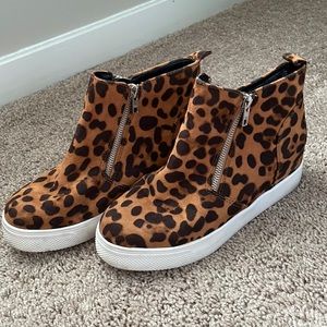 Memory foam ankle boats